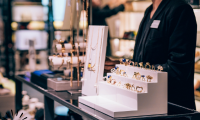 thumb jewelry owner shot to death 